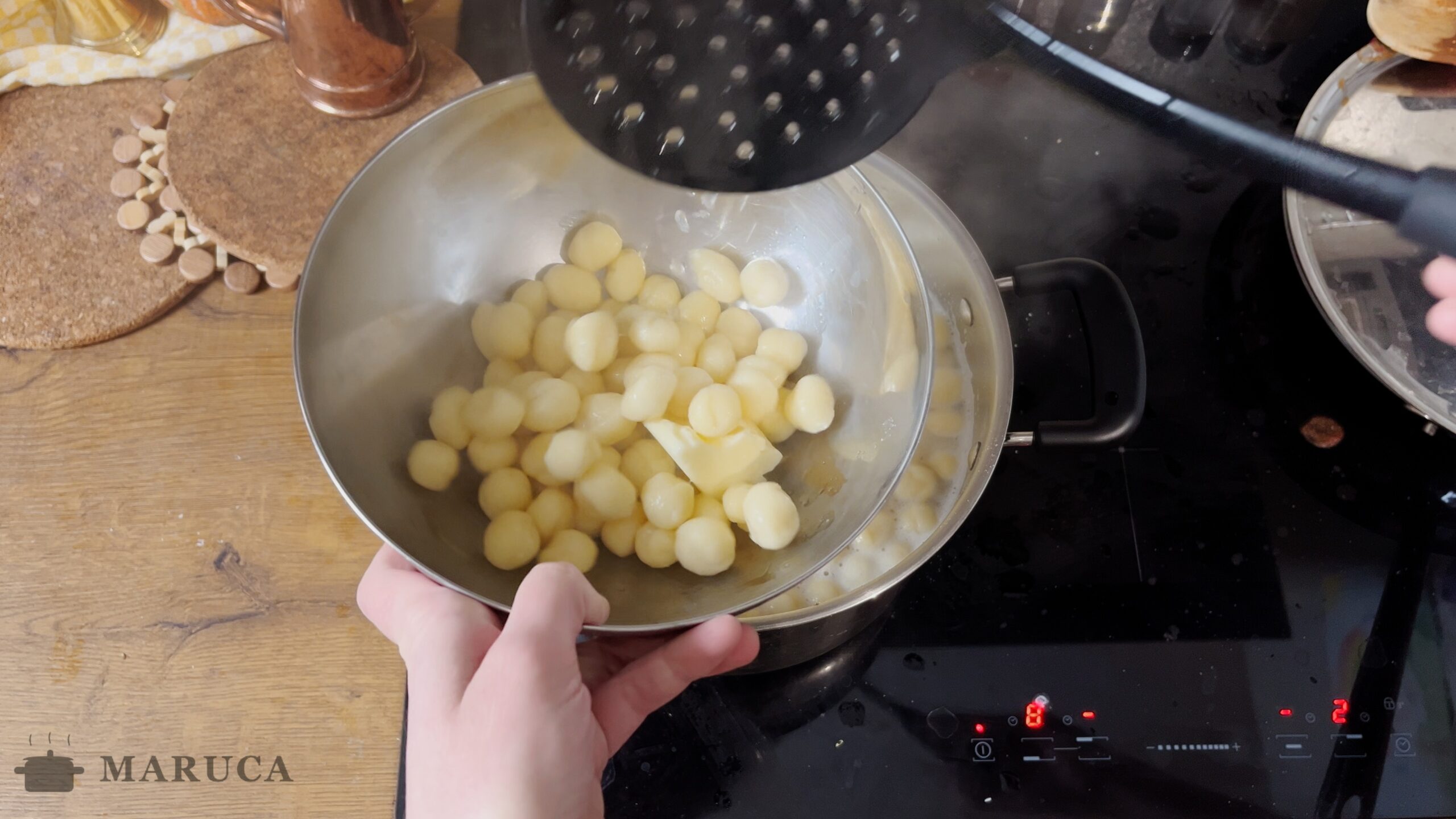 Ñoquis de ricota con salsa