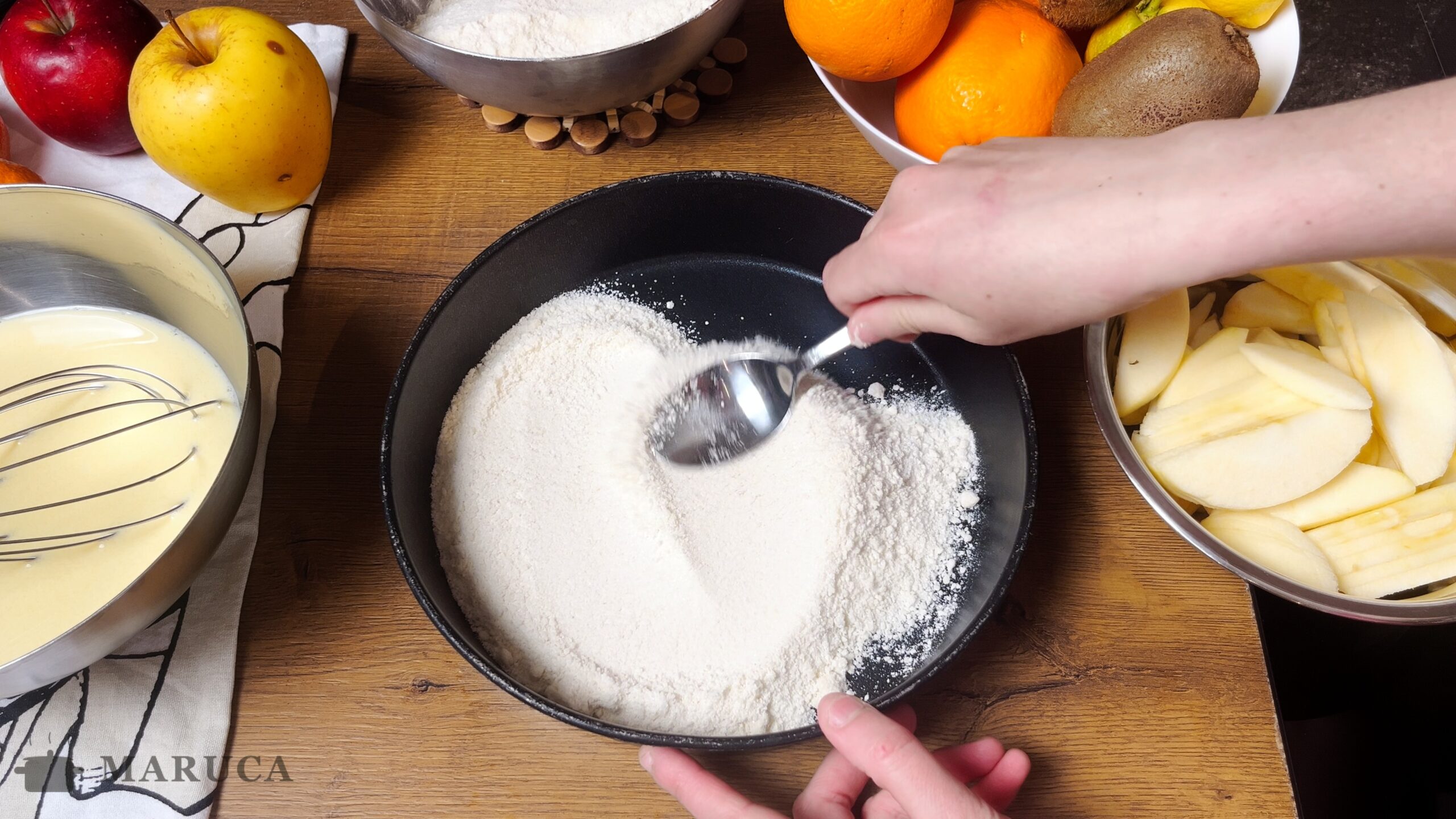 Capa de manzanas sobre el arenado