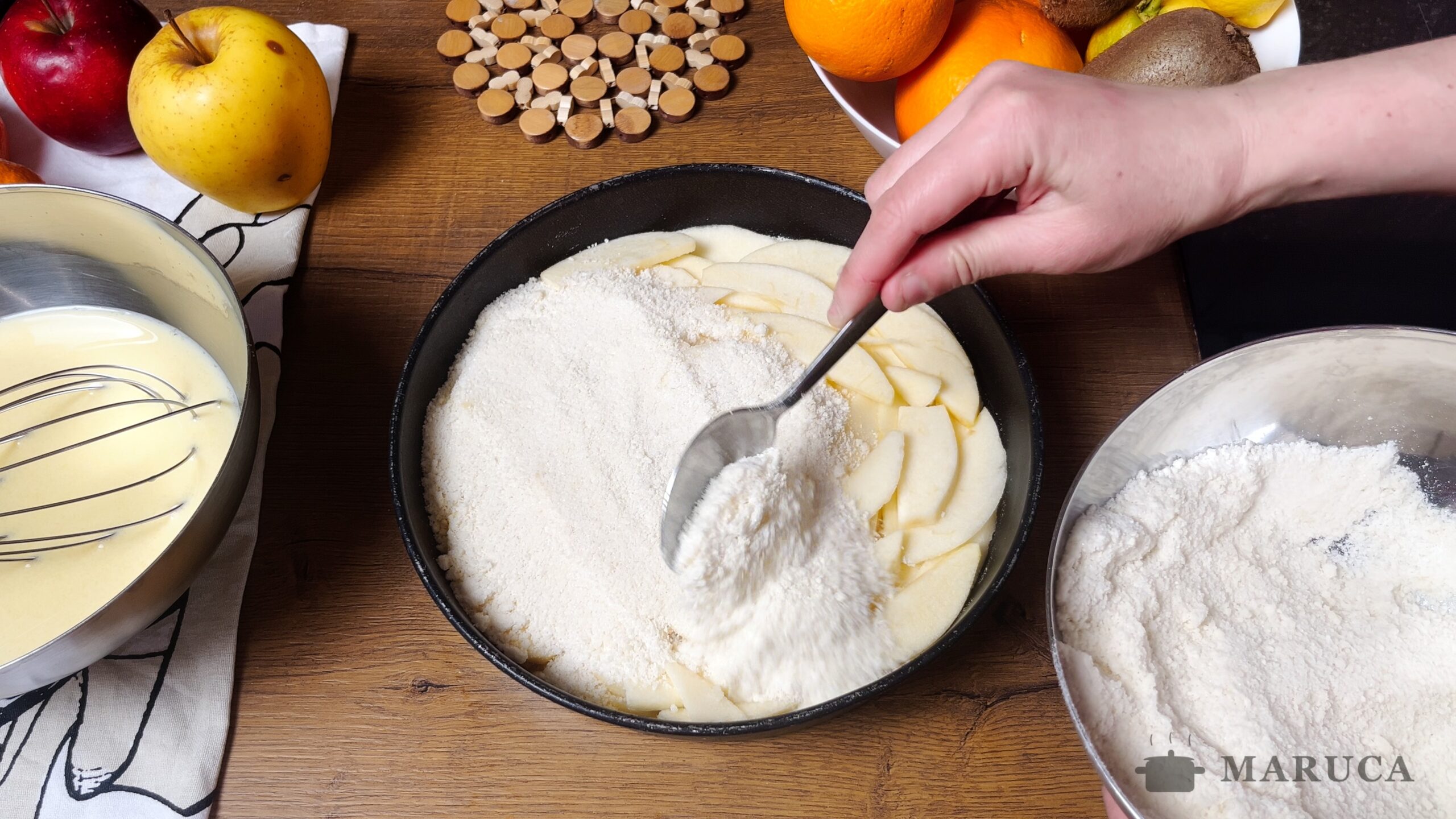 Torta de manzana dorada
