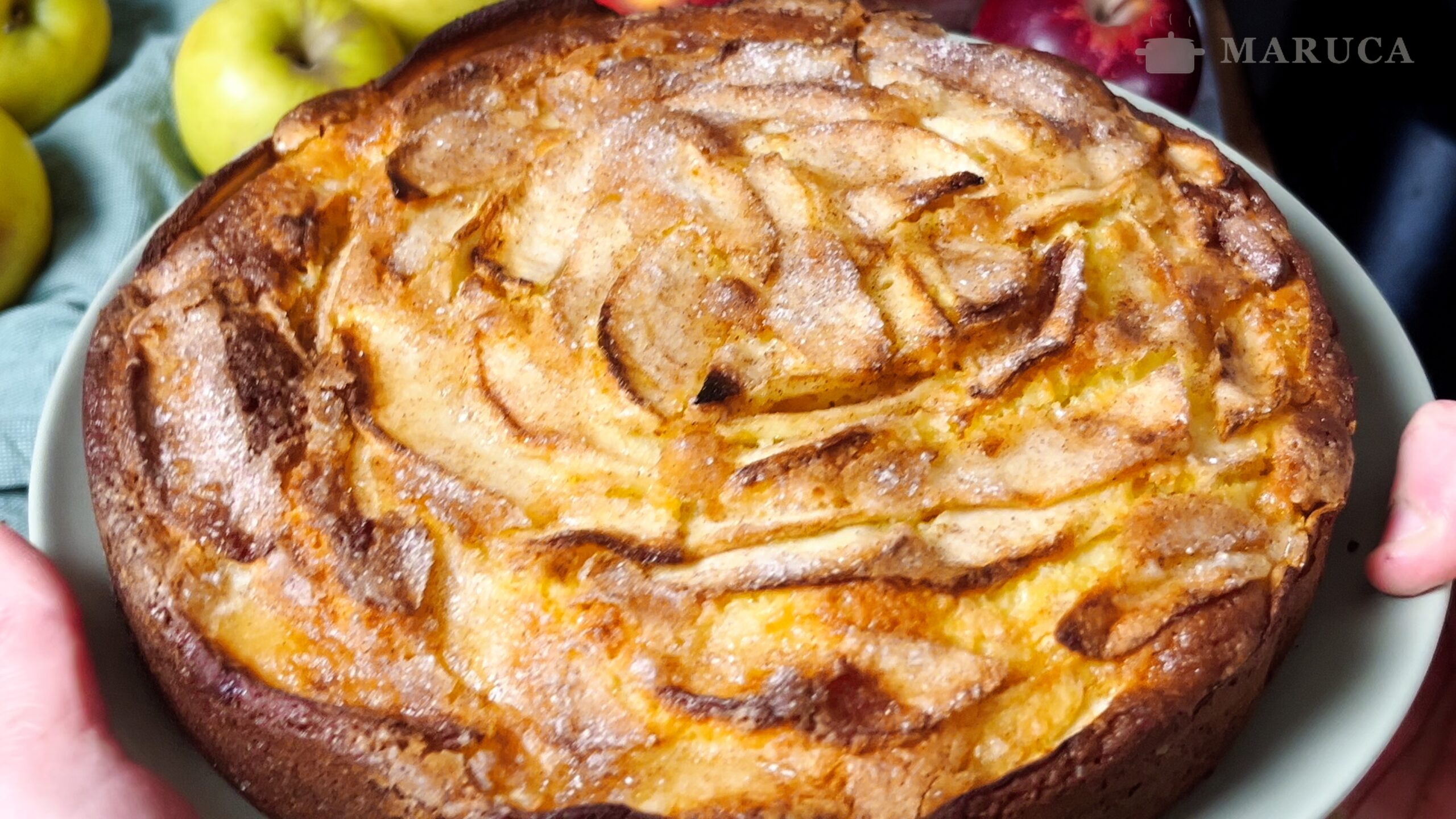 Torta de manzana cortada