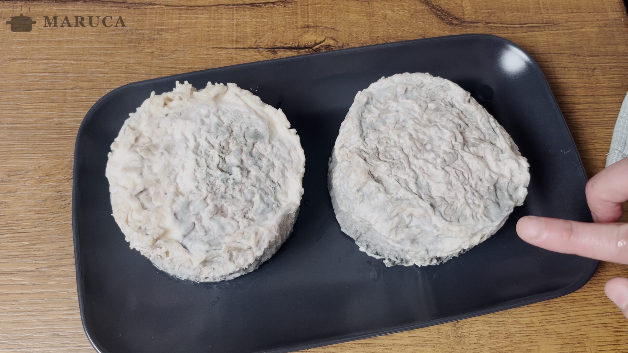 Pinchando el queso para que entre la mufa