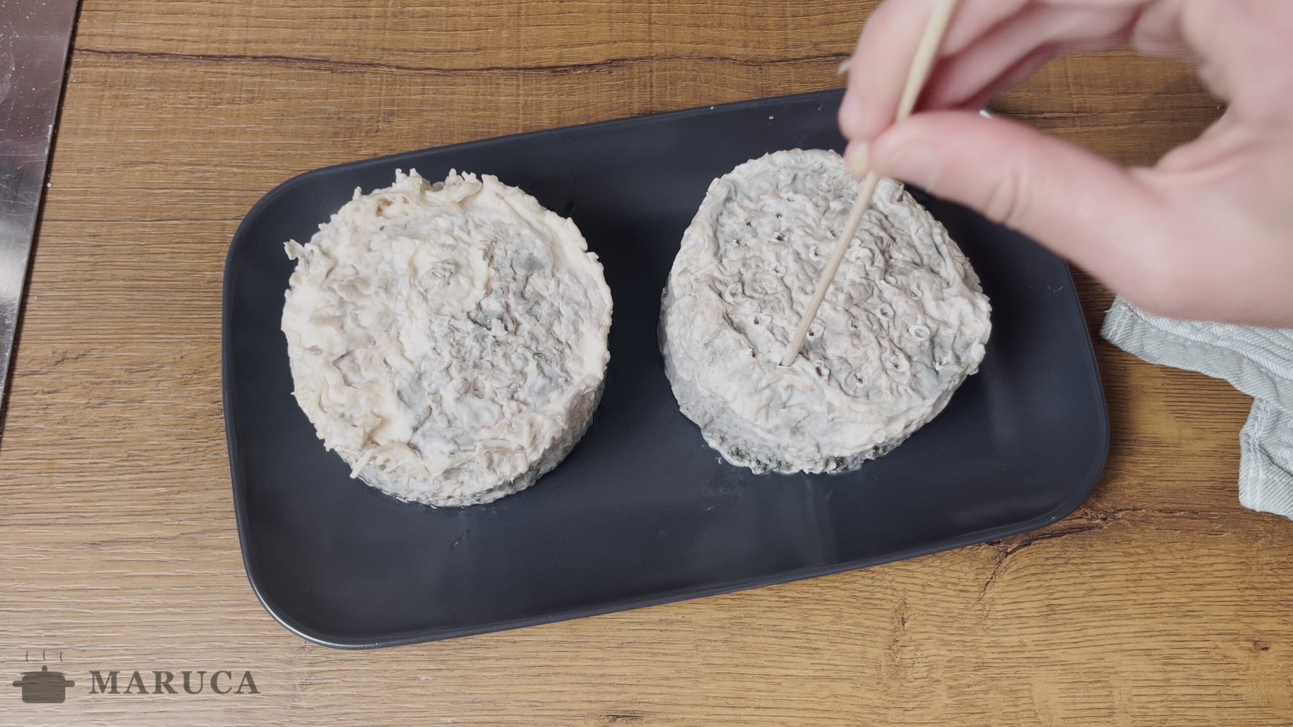 Queso gorgonzola envuelto en aluminio