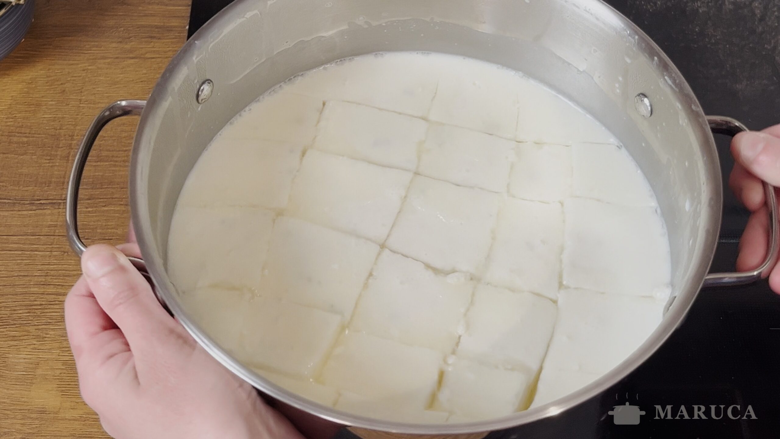 Moldeado del queso gorgonzola