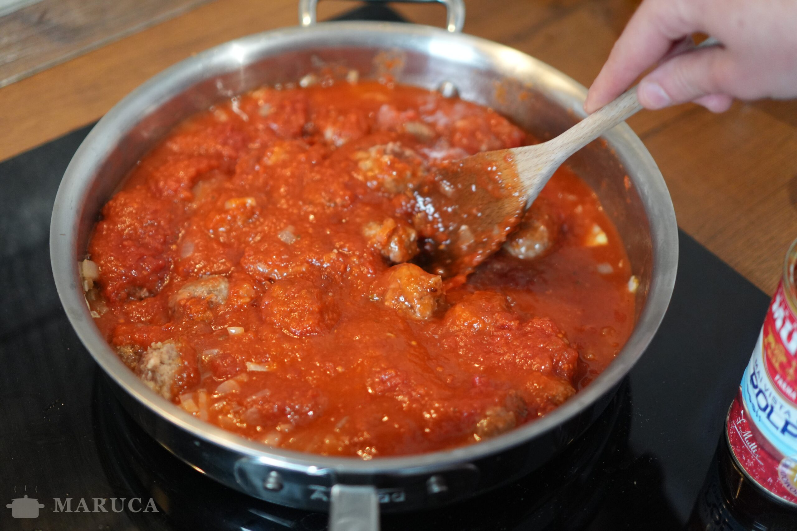 Passata de tomate con albóndigas — tuco casero