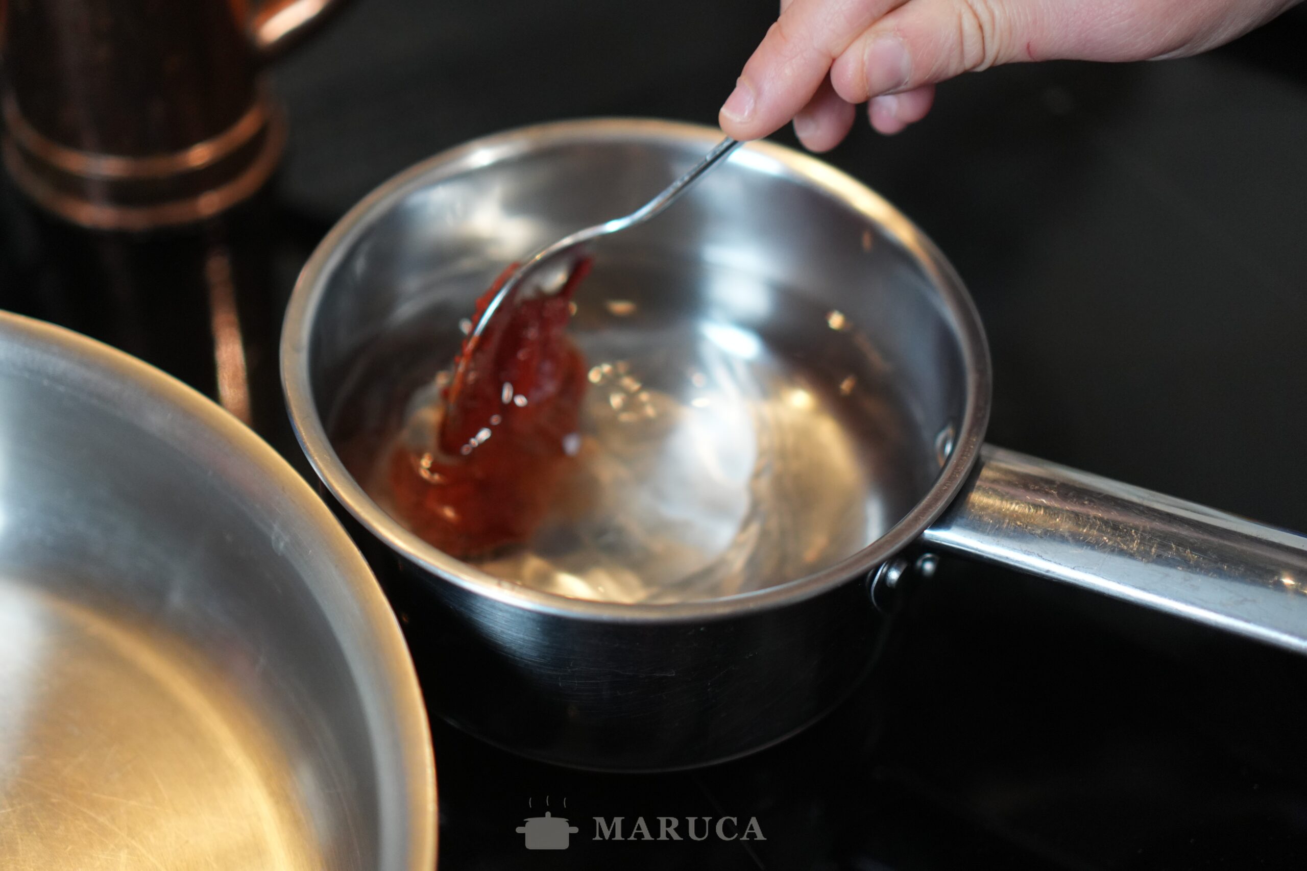 Preparando el brodo de pomodoro