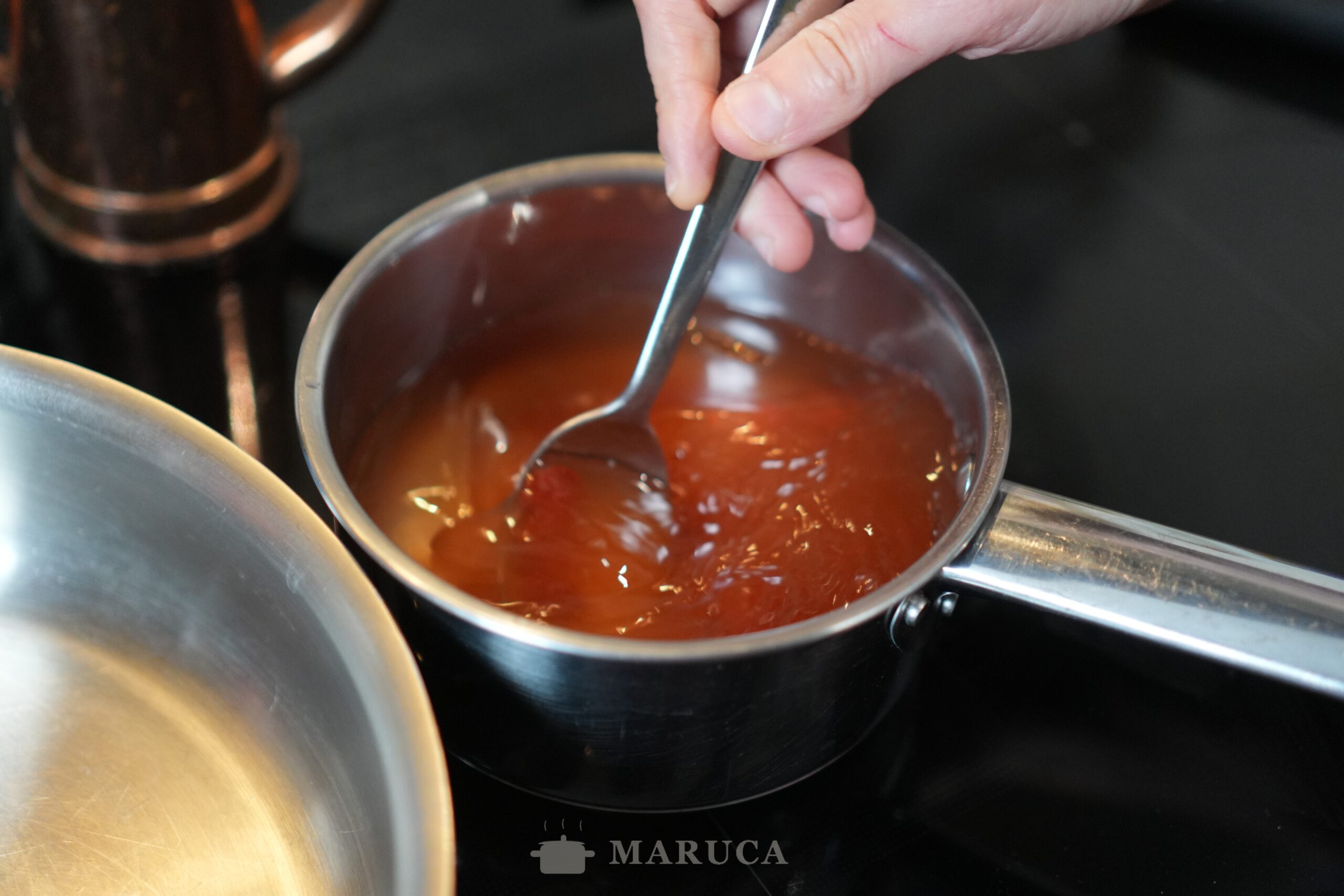 Preparando el brodo de pomodoro