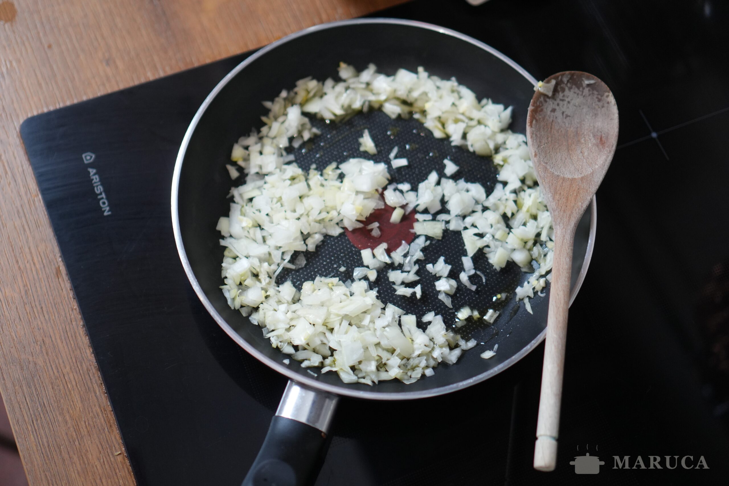 Bigoli en Salsa de Acciughe: Receta Italiana Auténtica