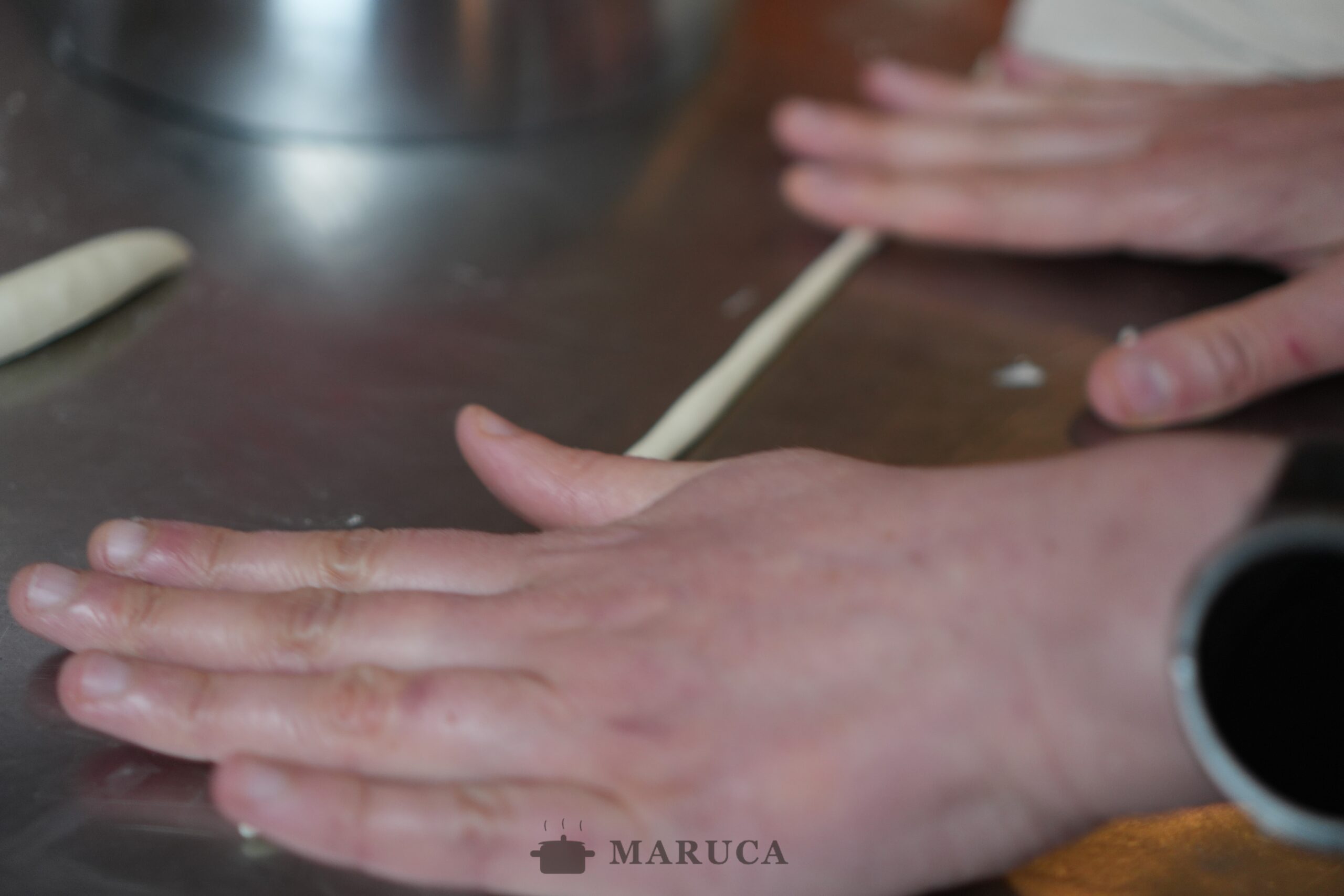 Estirando los pici a mano