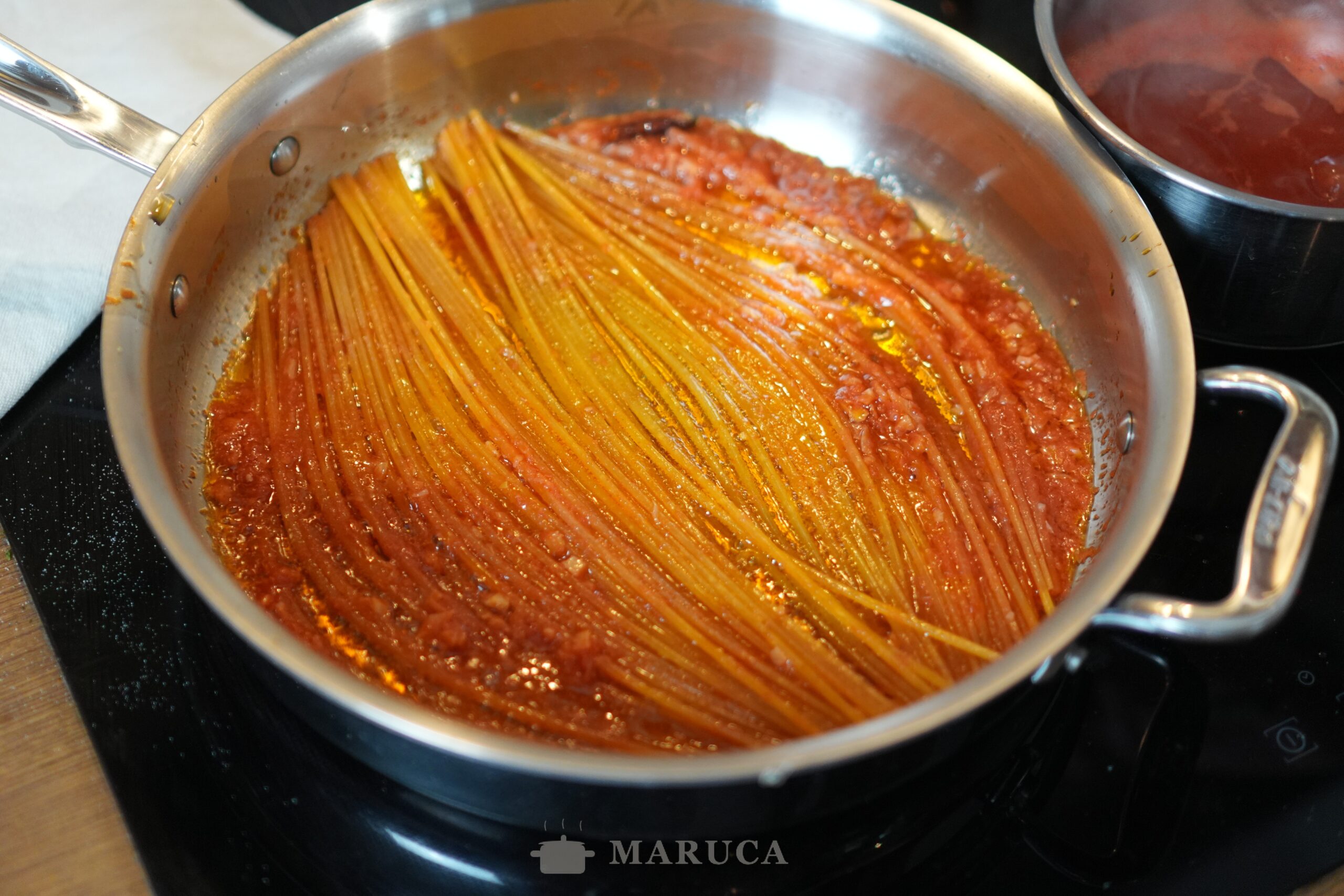 Pasta all’Assassina: la receta de Bari que cocina la pasta directamente en la sartén