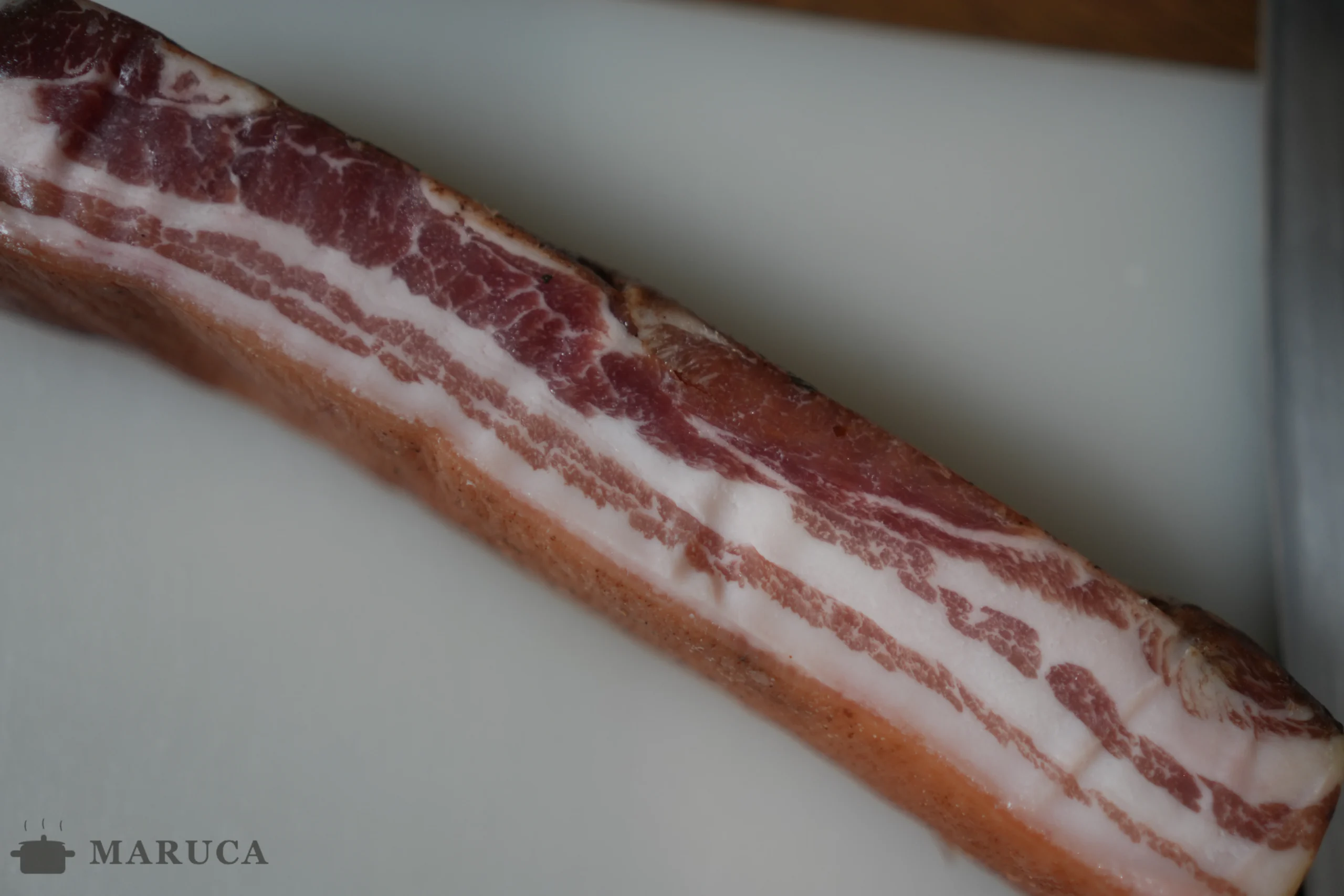 Panceta cortada en cubos