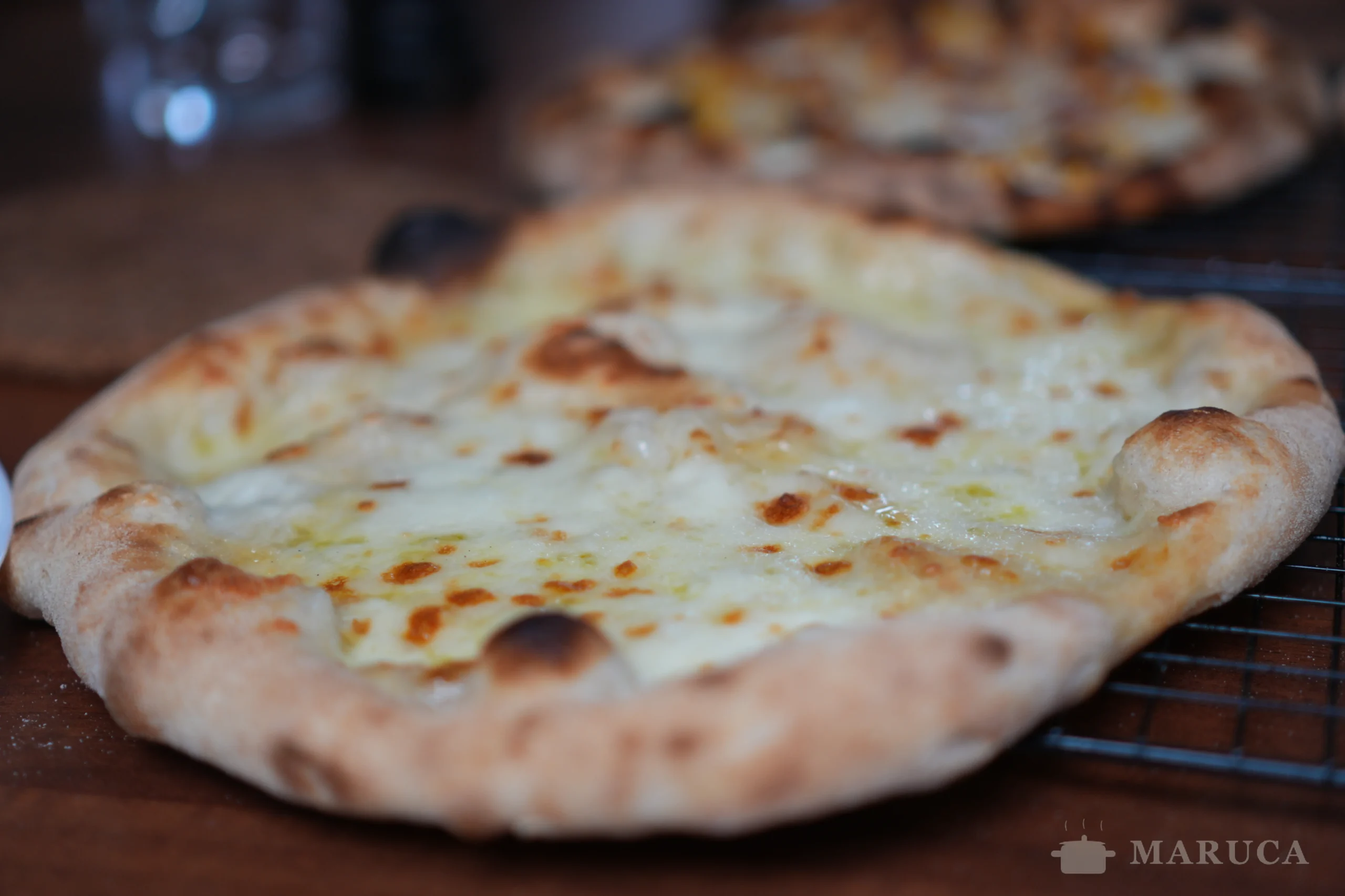 pizza mimosa con maíz panna y jamón cocido