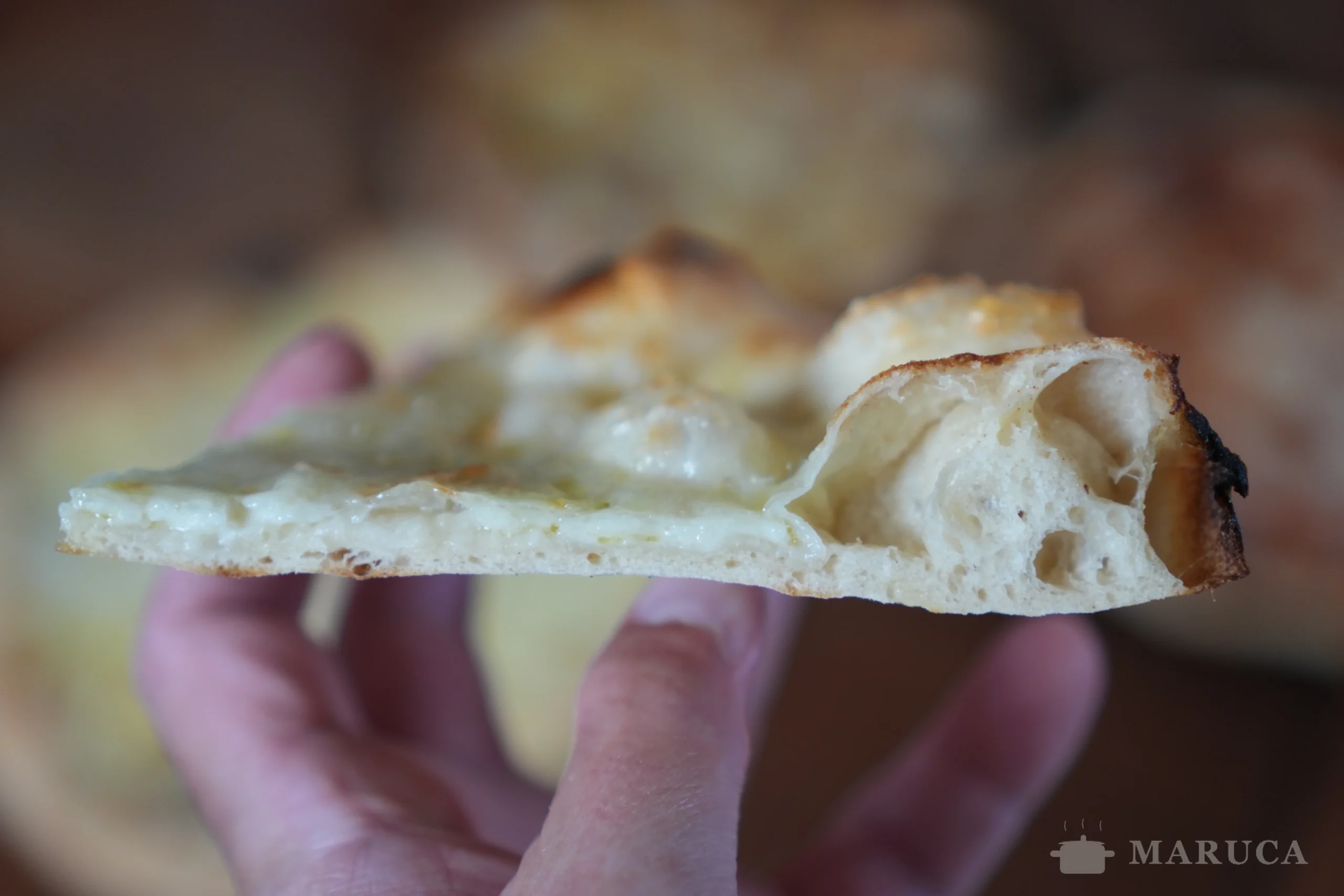 pizza con cornicione bien crecido