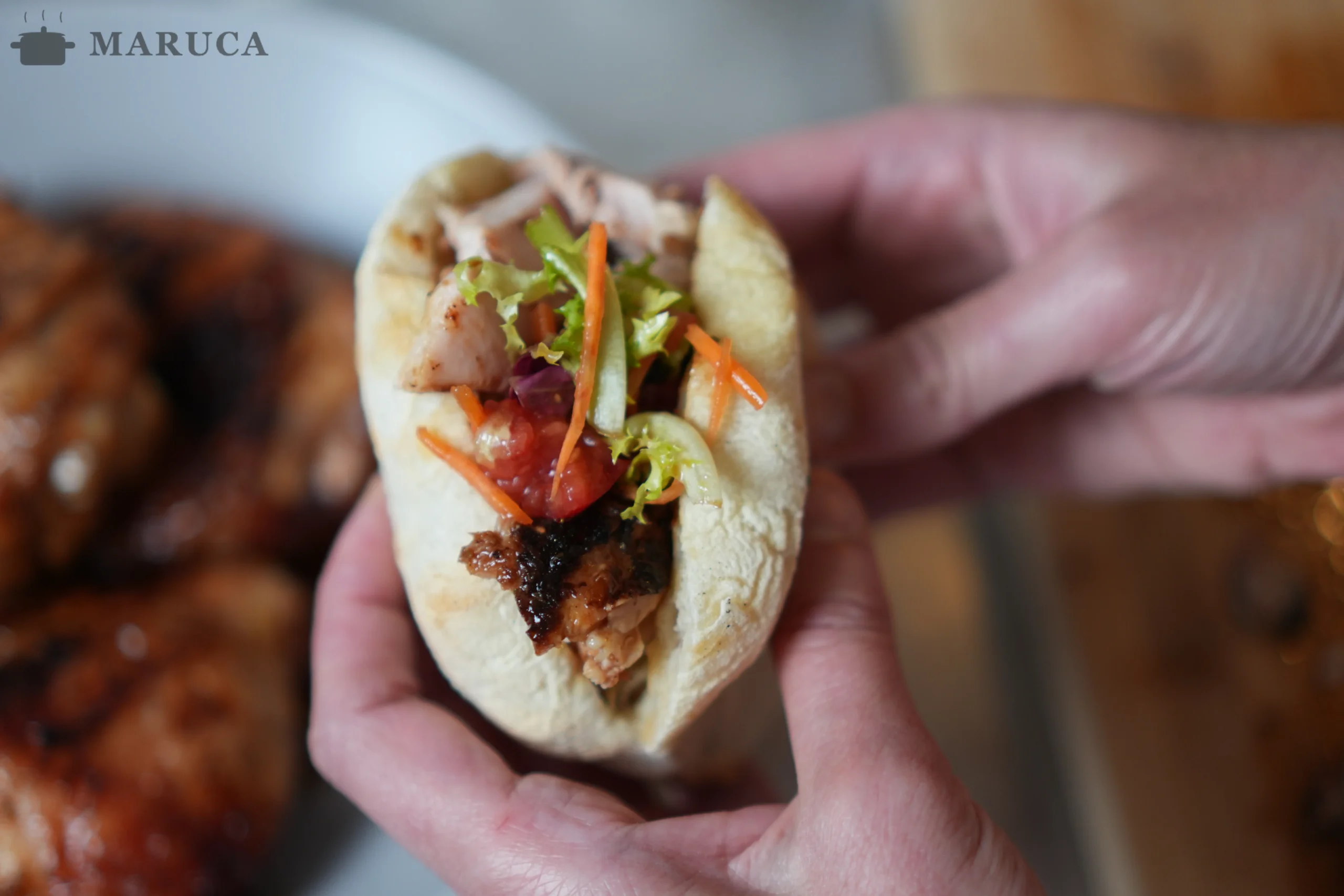 sanguche de pollo en pan de pizza casero