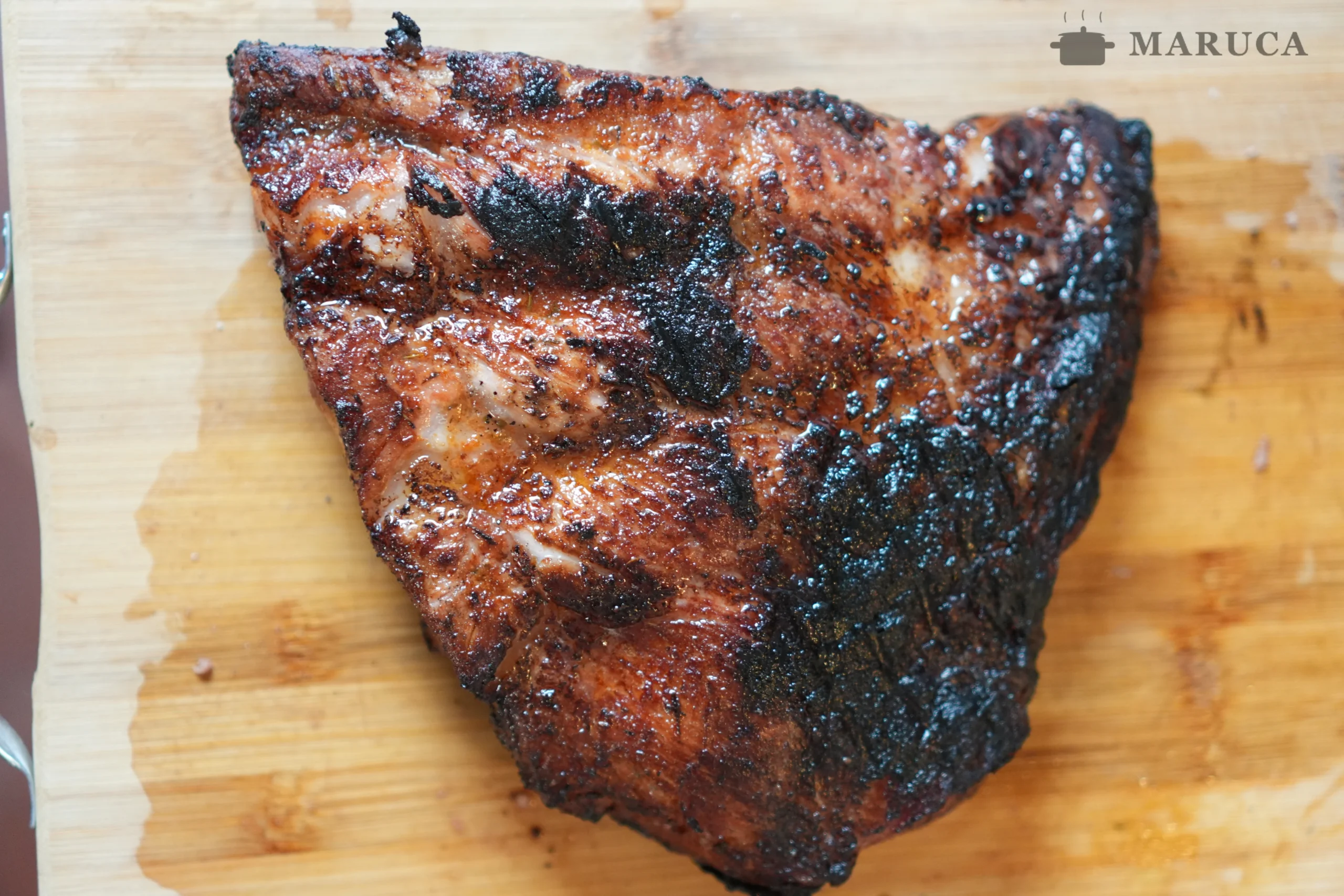 costillas de cerdo doradas listas para servir