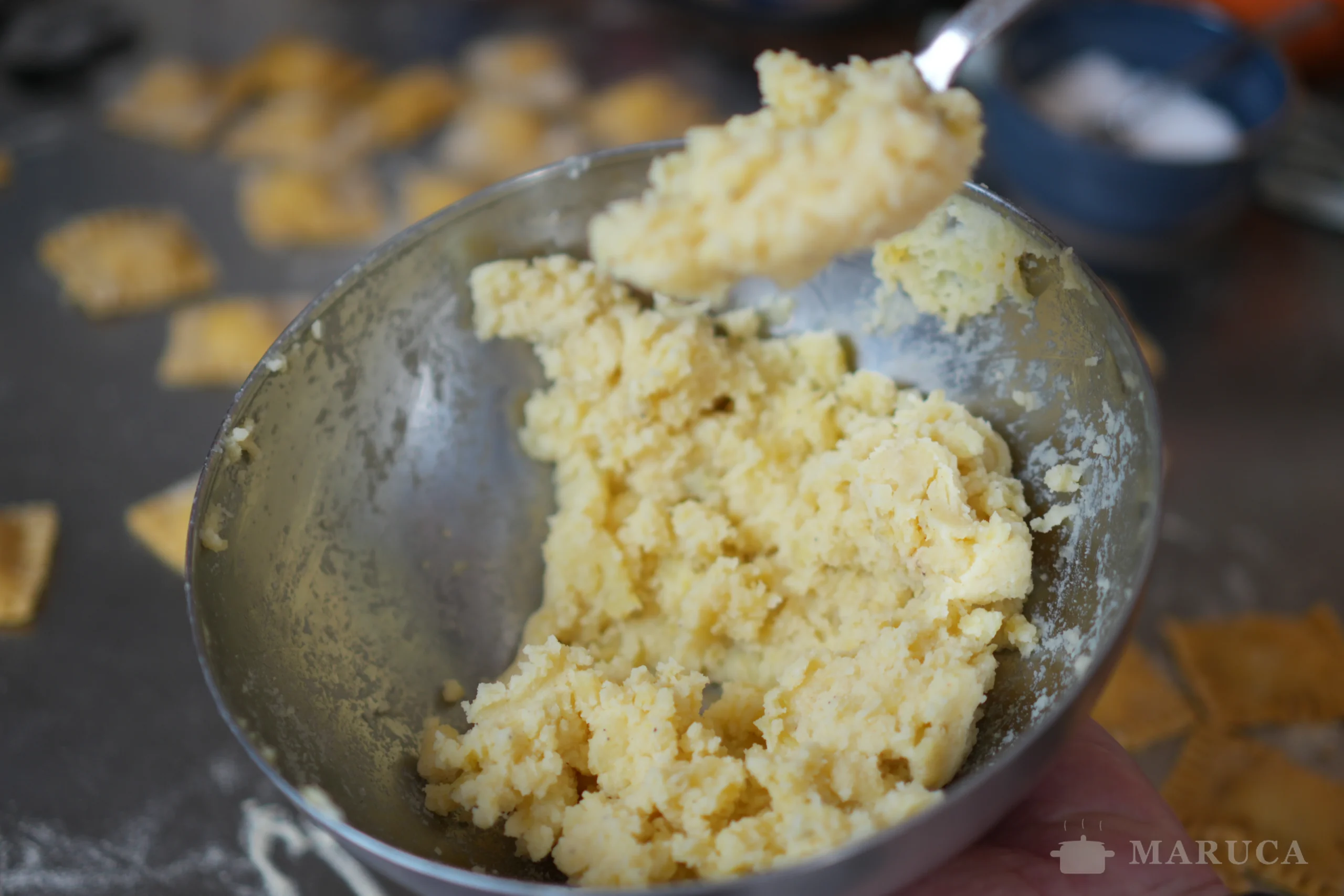 relleno de papa con Parmigiano Reggiano y nuez moscada listo