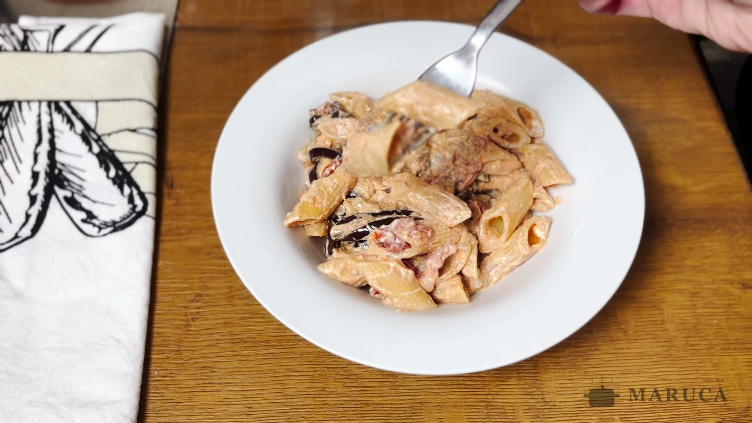 Pasta alla Norma con ricotta: una versión liviana del clásico siciliano